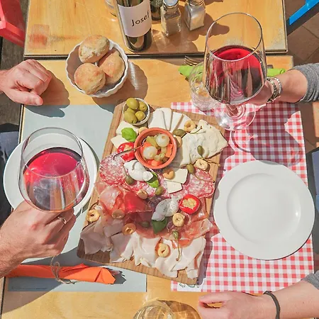 Ennesima Osteria Con - Bike 3* 托斯科拉诺-马德尔诺